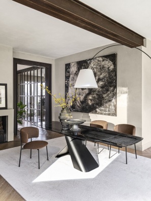 Axiom dining table - myhome